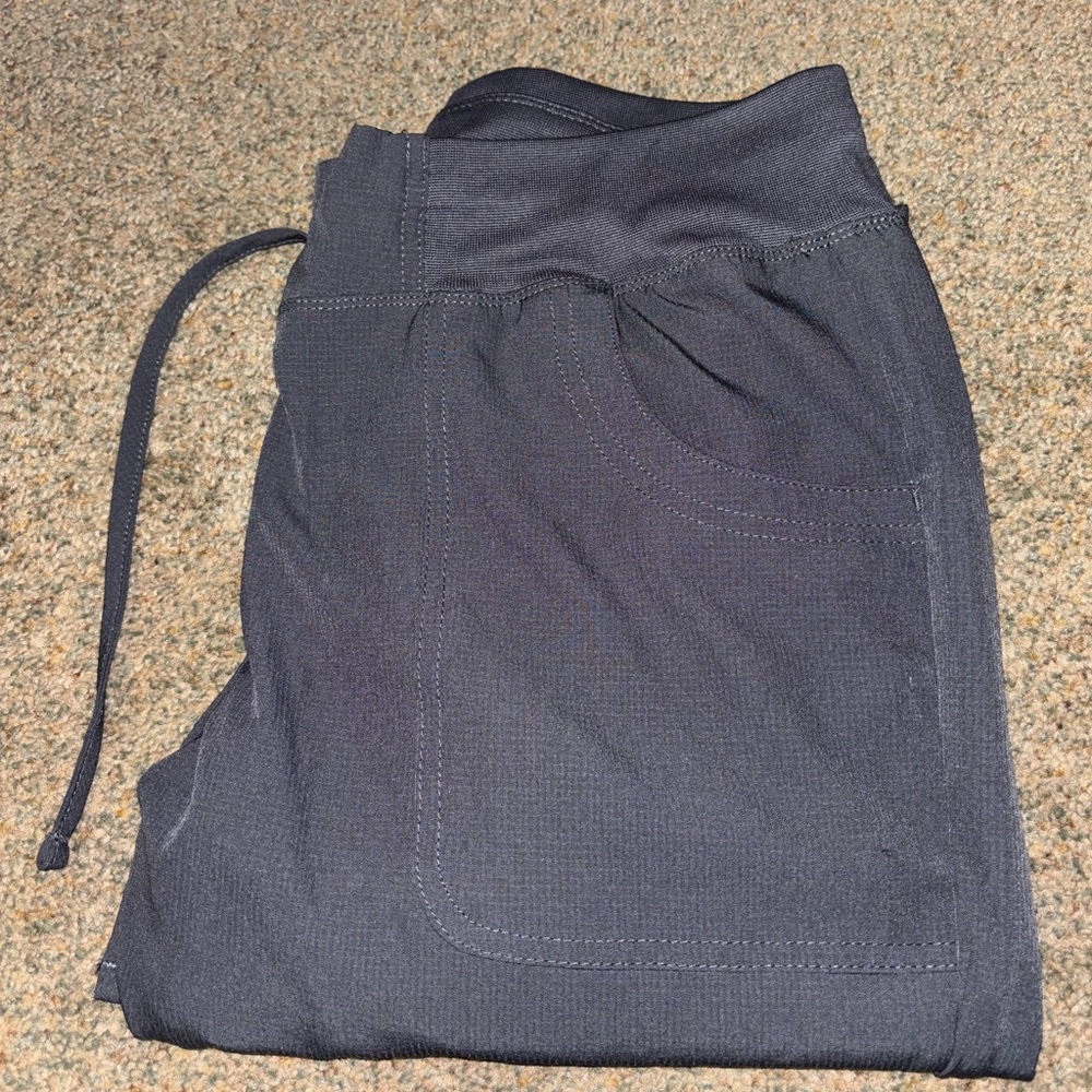 Women’s scrubs